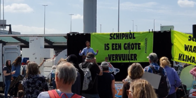 Van Doesburg op demonstratie