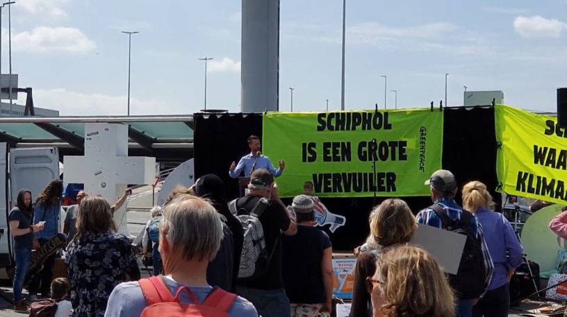 Van Doesburg op demonstratie