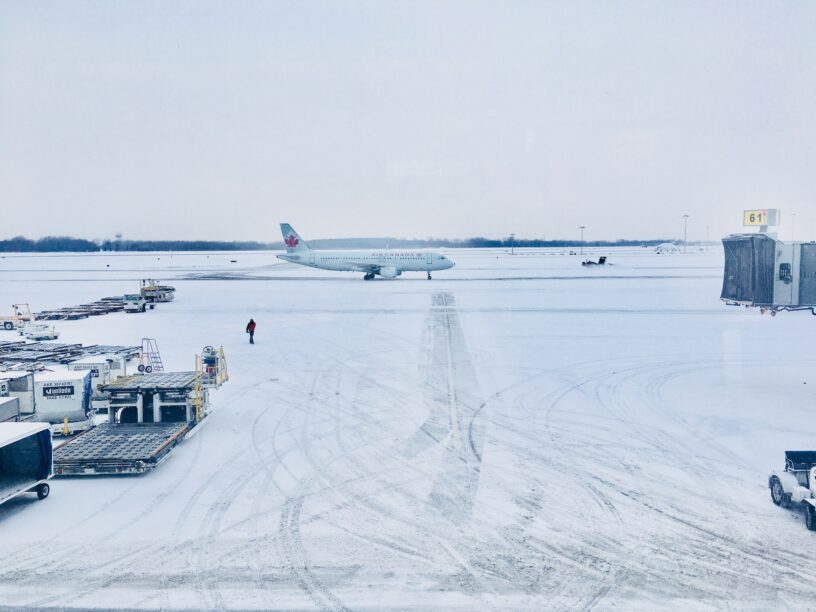 vliegveld in de winter