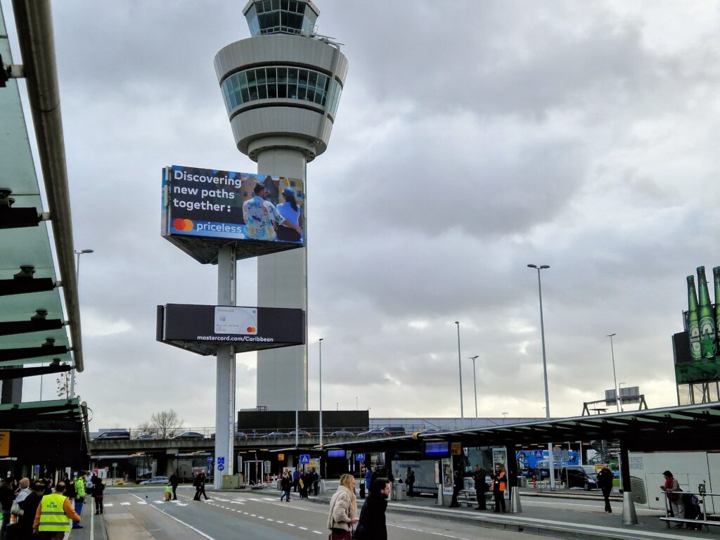 GGD‑cijfers tonen scherpe toename hinder Schiphol, ook verder weg