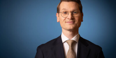 Minister Van Essen