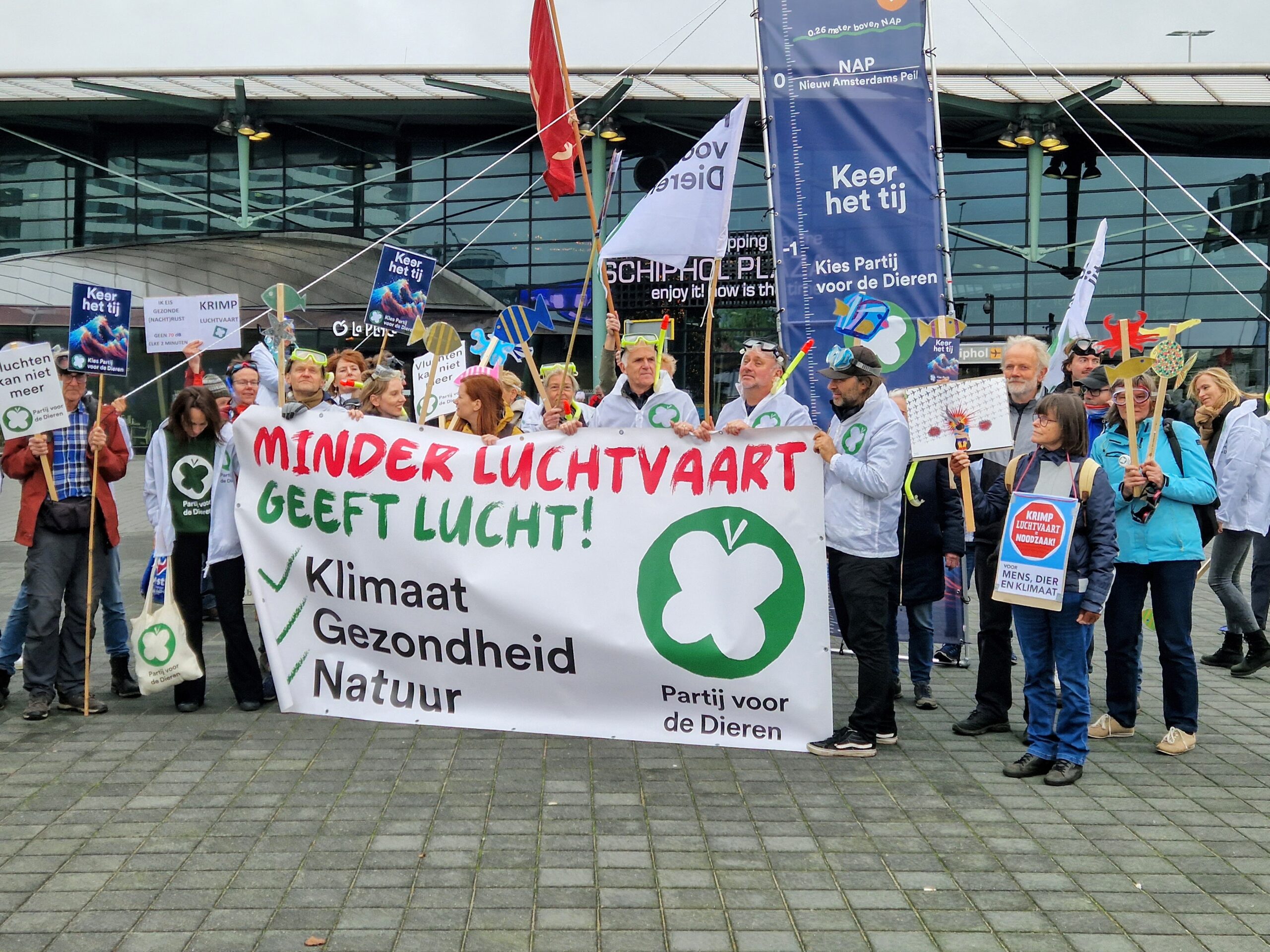 WODC: regels rond protest op een vliegveld kunnen minder streng